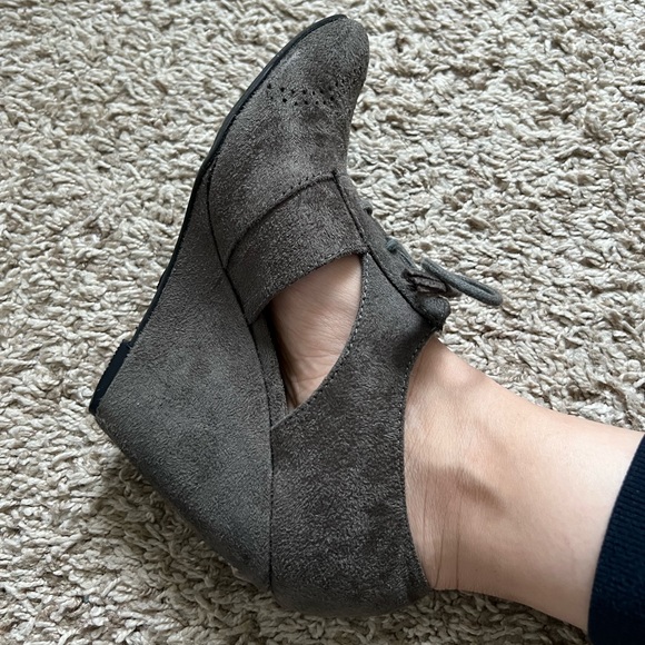 Grey suede wedge heels by Bakers - Picture 3 of 16